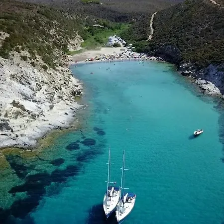 In Villetta A Spiaggia Grande A 2 Passi Dal Mare Calasetta